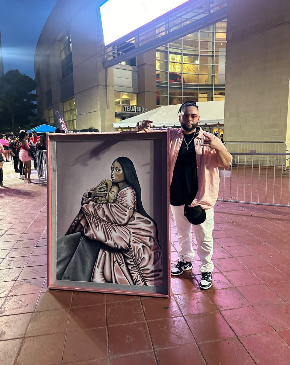 there’s a guy outside who wants to give nicki a painting for mothers day but he can’t bring it inside with him! 🥹🎀 please tag @ceIebslovenicki IG: @dreddie_spiritual_g