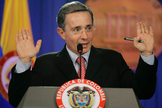 CarlArthurKing's tweet photo. EL CASO REFICAR ES CULPA DE PETRO.
Corría el año 2007, Gustavo Petro era presidente y de la Refinería de Cartagena se "embolataban" $8.000 MILLONES de dólares en corrupción (hoy serían unos $12,050,891,763 dólares), y demostraré en este hilo cómo Petro fue el culpable.
(1/4) https://t.co/BLfp1FNZuz