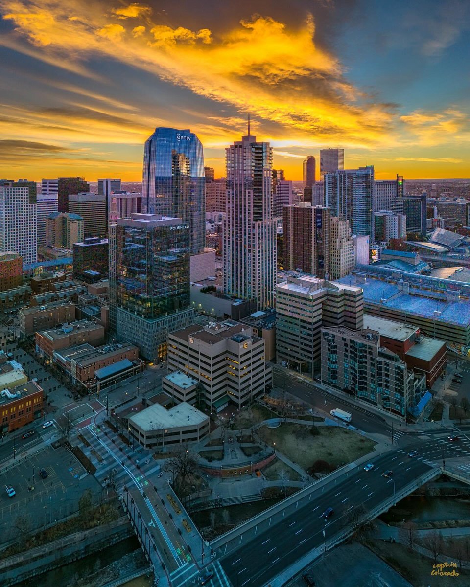 LoDoDistrict's tweet photo. Another stunning capture by our friend Captain Colorado Photography! This time over @larimersquare! #denver #colorado #lodo #explorelodo #larimersquare #cityofdenver #downtowndenver #captaincoloradophotography https://t.co/ySIh7BEmZH