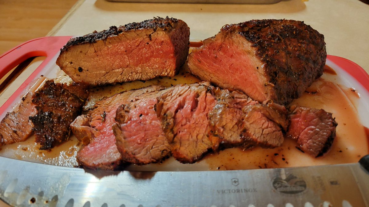 Another tri tip Thursday! This one aged for 19 days. ✌️