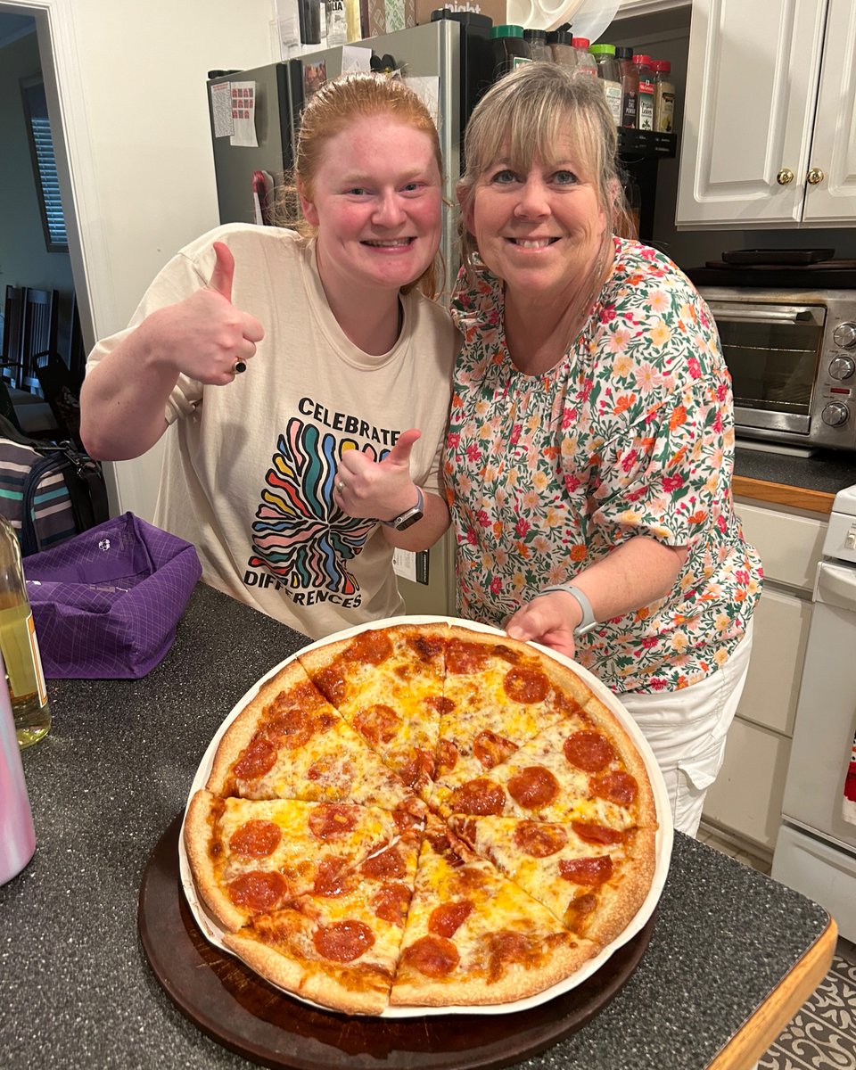 WOW! Faculty & staff were treated everyday this week AND received a night off of cooking too! ❤️🍕 Thank you PSO for sending home Papa Murphy's pizzas during Teacher Appreciation Week!  #bestpso #thankyouvolunteers #papamurphys