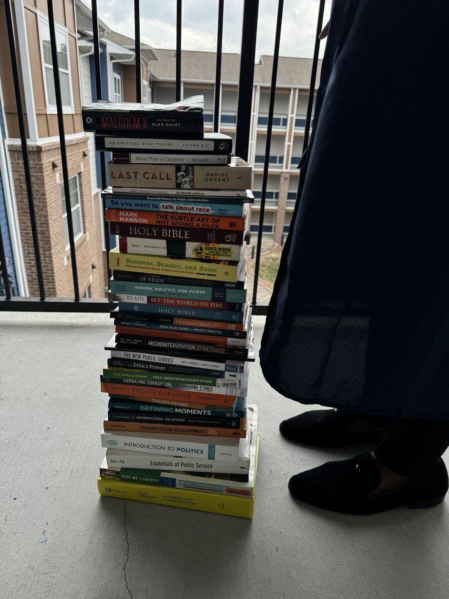 bigqahuna's tweet image. 2,465 days and 2 degrees later, Thank You Georgia Southern University!

Frederick Jones, Jr.🖋️
🎓Bachelor of Arts in Political Science 
🎓🎓Master of Public Administration