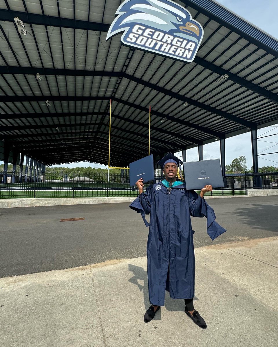 bigqahuna's tweet image. 2,465 days and 2 degrees later, Thank You Georgia Southern University!

Frederick Jones, Jr.🖋️
🎓Bachelor of Arts in Political Science 
🎓🎓Master of Public Administration