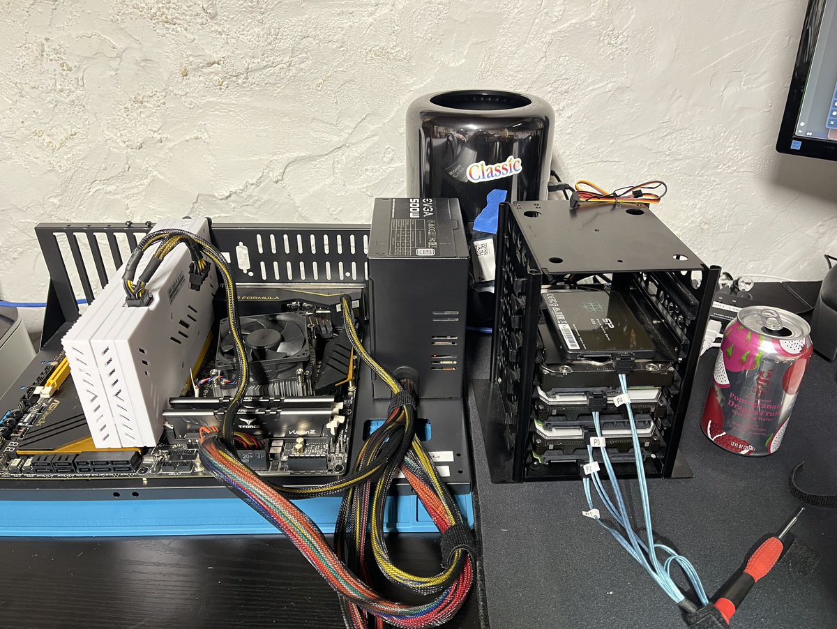 DarthKielbasa's tweet image. Spare parts = ugly NAS shenanigans

#unraid