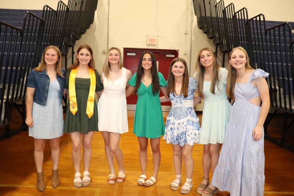 Congratulations to our softball girls that were inducted into the NHS tonight! We are so proud of your hard work in and outside of the classroom! 🥎📚🌟