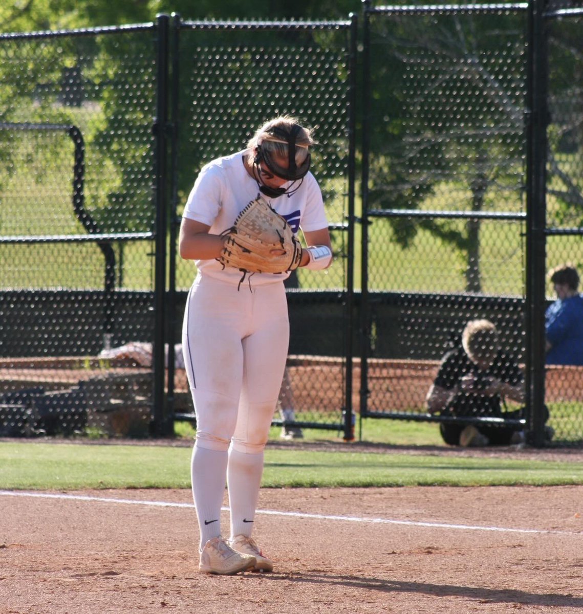 AlliSsmith10's tweet photo. I’m very blessed to be a part of such a wonderful school ball program. I’m very thankful for Coach Pat! He never gave up on us and he works very hard for all of us girls. Even though we had a rough start, we pushed through. Thank you @LadyTigersTHS #onelastride https://t.co/EMXUJHTV0Q