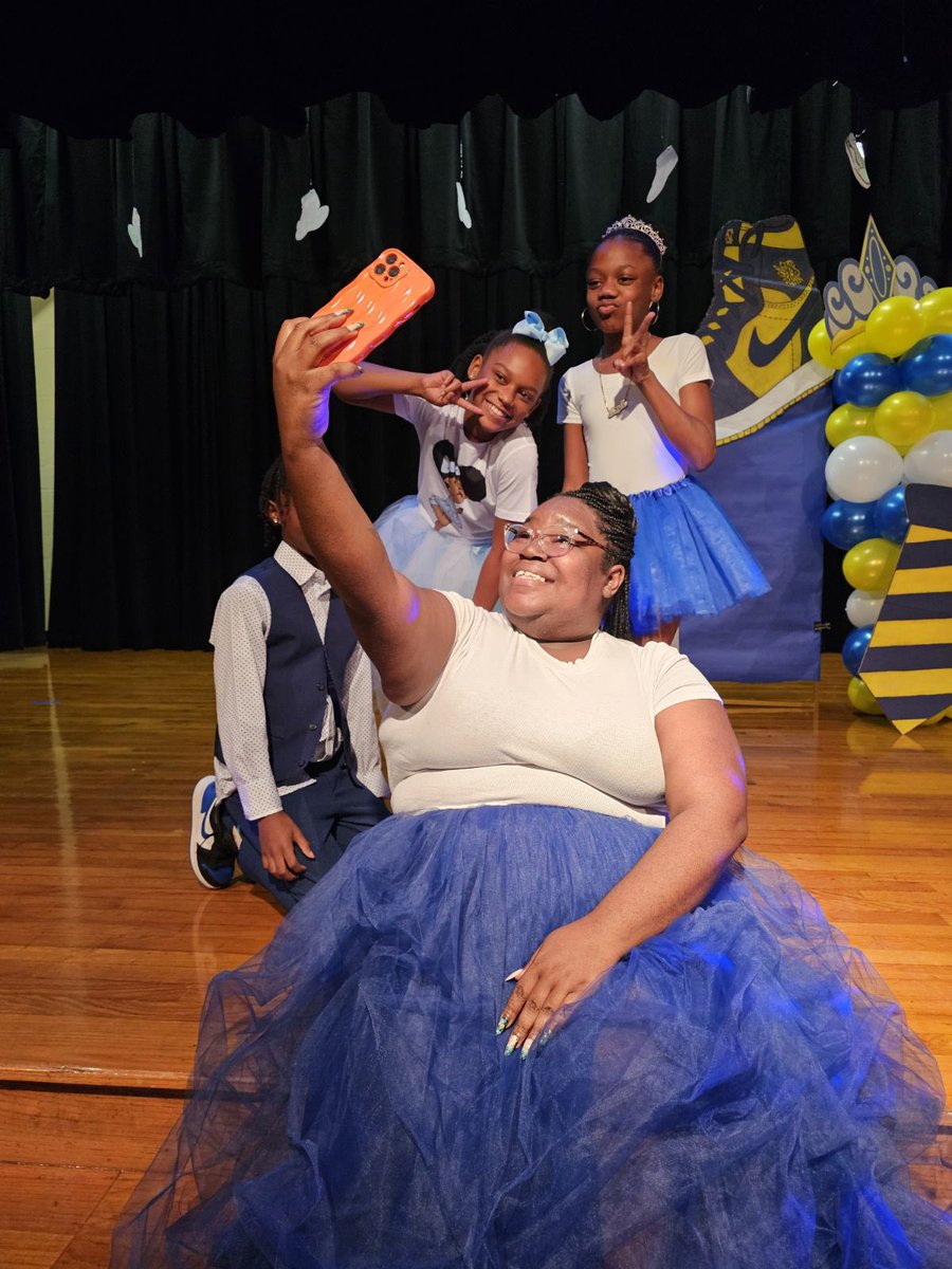 CarawayES_AISD's tweet image. 🎉 What a night! Tiaras, TuTus, Ties, and Tennis Shoes - our school dance was a blast! Seeing our cougars rock their best outfits and have a great time was the highlight. Until next time, keep dancing! 👑👔👟 #ShineYourLight #SchoolDance #TheWAY 🎶🌟
