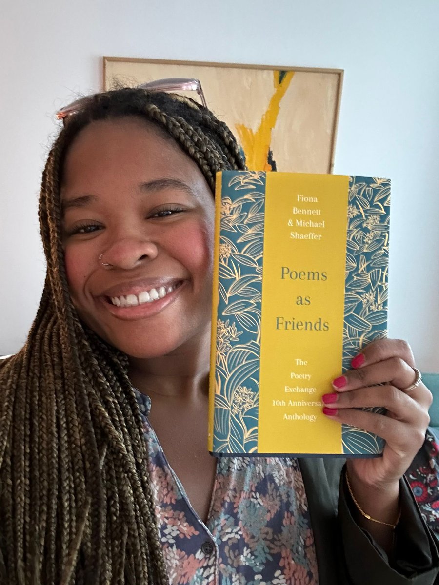 guta1610's tweet photo. Thank you, @PoetryExch @FiLesley @MPShaeffer, John and all involved in this beautiful project. As my @malucursino holds it, I can almost feel it, Wonder made Flesh✨
2nd photo by our Amanda Chukwudozie
#PoemsAsFriends #poetry #ToniMorisson #PublicationDay 
💛✨💛✨💛✨ https://t.co/R8H9KLBDsY