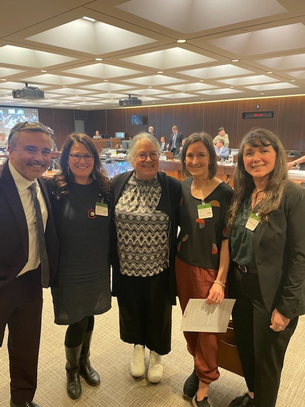 Sarah Harper (@sjmharper) on Twitter photo So nice to meet Minister <a href="/DiLebouthillier/">Diane Lebouthillier</a> today at FOPO where @LisaMarieBarron & <a href="/MelArnoldMP/">Mel Arnold MP</a> asked when a commitment will be made for licence policy reform on the Pacific Coast that prioritizes working fish harvesters & First Nations <a href="/CFNGBI/">CoastalFirstNations</a> @ecotrustcanada <a href="/UFAWU_Unifor/">UFAWU-Unifor</a> So nice to meet Minister <a href="/DiLebouthillier/">Diane Lebouthillier</a> today at FOPO where @LisaMarieBarron & <a href="/MelArnoldMP/">Mel Arnold MP</a> asked when a commitment will be made for licence policy reform on the Pacific Coast that prioritizes working fish harvesters & First Nations <a href="/CFNGBI/">CoastalFirstNations</a> @ecotrustcanada <a href="/UFAWU_Unifor/">UFAWU-Unifor</a>