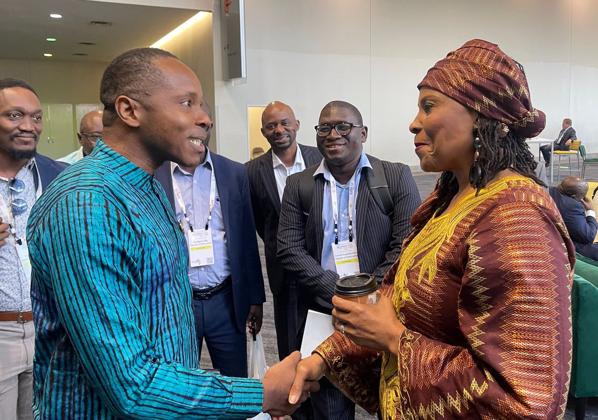 Supporting youth in boosting their #digital skills is the way to go to ensure young people have opportunities & contribute to dev in #SierraLeone. The time is now! ☝🏾Had the pleasure to discuss this priority with HE Chief Minister @dsengeh at #USAfricaBizSummit