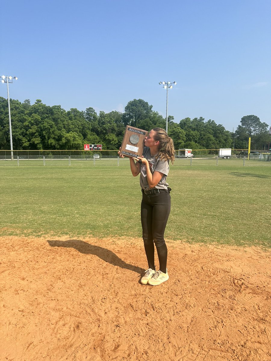 Izzy Warrick tweet media