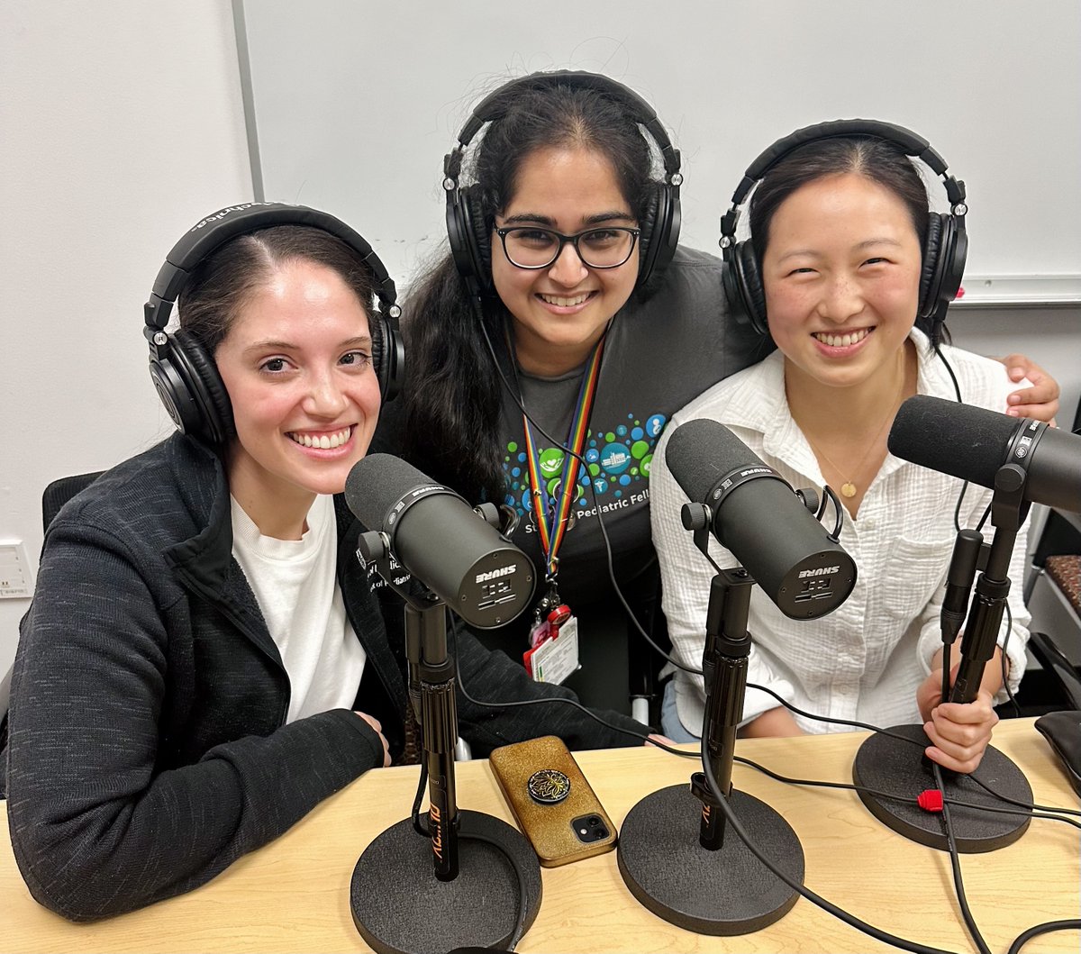 Our fabulous 3rd-year fellows @FaithMyersMD @SheilaRazdan @HannahGu15  spent some time in the 
@stanfordedtech recording studio 🎙️ today to talk about all things #Stanford neo fellowship. The bond between these 3 is palpable! 🥰 They've even dubbed themselves 'the blob.'