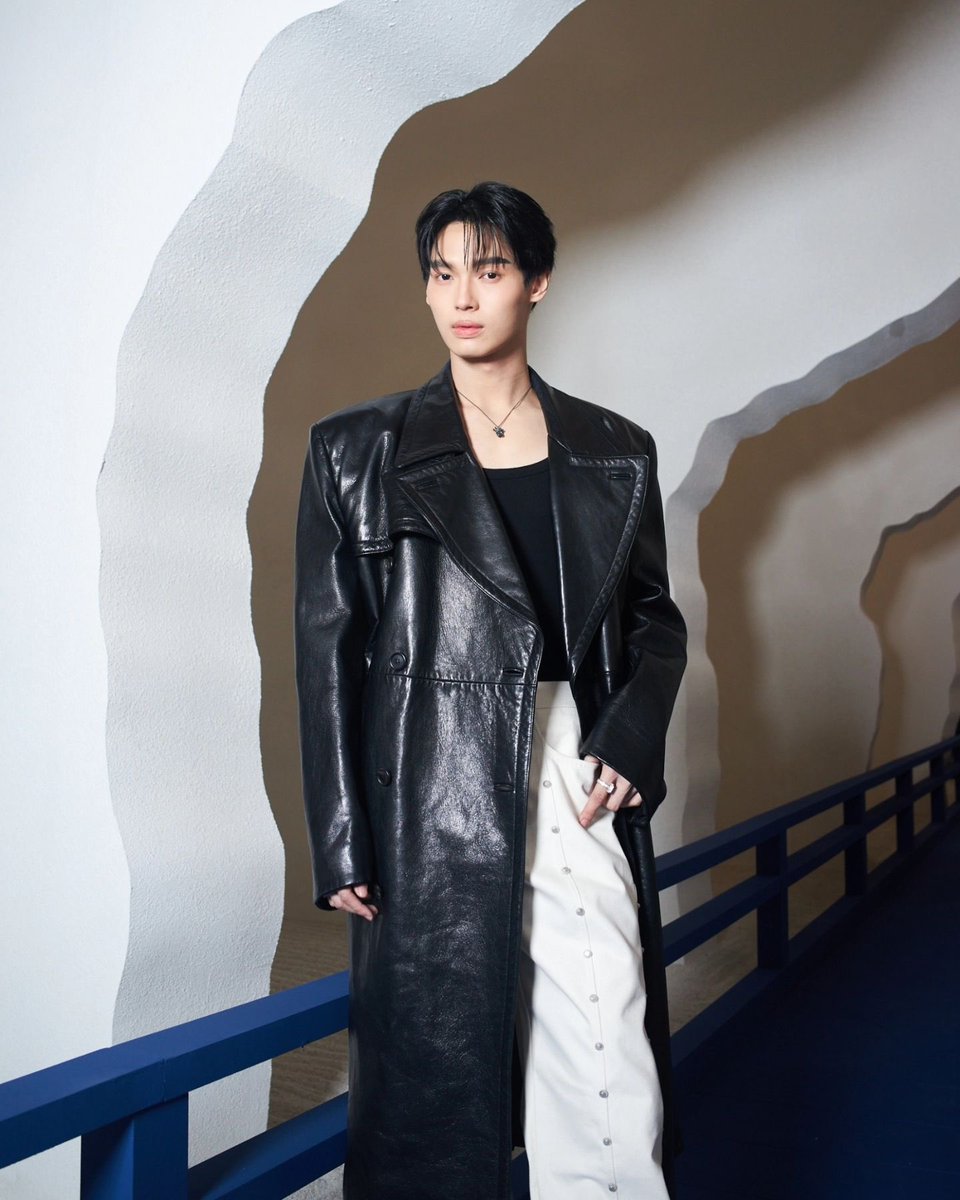 #WinMetawin the powerful style icon of Asia. He represents the new generation, full of creative energy, daring to dream & ready to challenge every limit. His image reflects Central Embassy’s uniqueness, distinctiveness, & modernity. 

WIN CENTRAL FAMILY
#WINFriendofCentralEmbassy