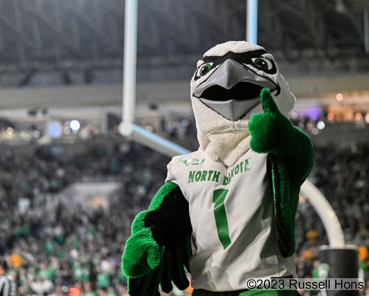 RJCollins07's tweet photo. Thank you so much, @BubbaSchweigert, for the wonderful conversation over the phone and for extending to me my fourth offer. @SamKing10 @IsaacFruechte14 @UNDFootball360 @UNDfootball @StaleyFootball @CoachHudgins @JPRockMO @AllenTrieu https://t.co/euc7NjlNHg