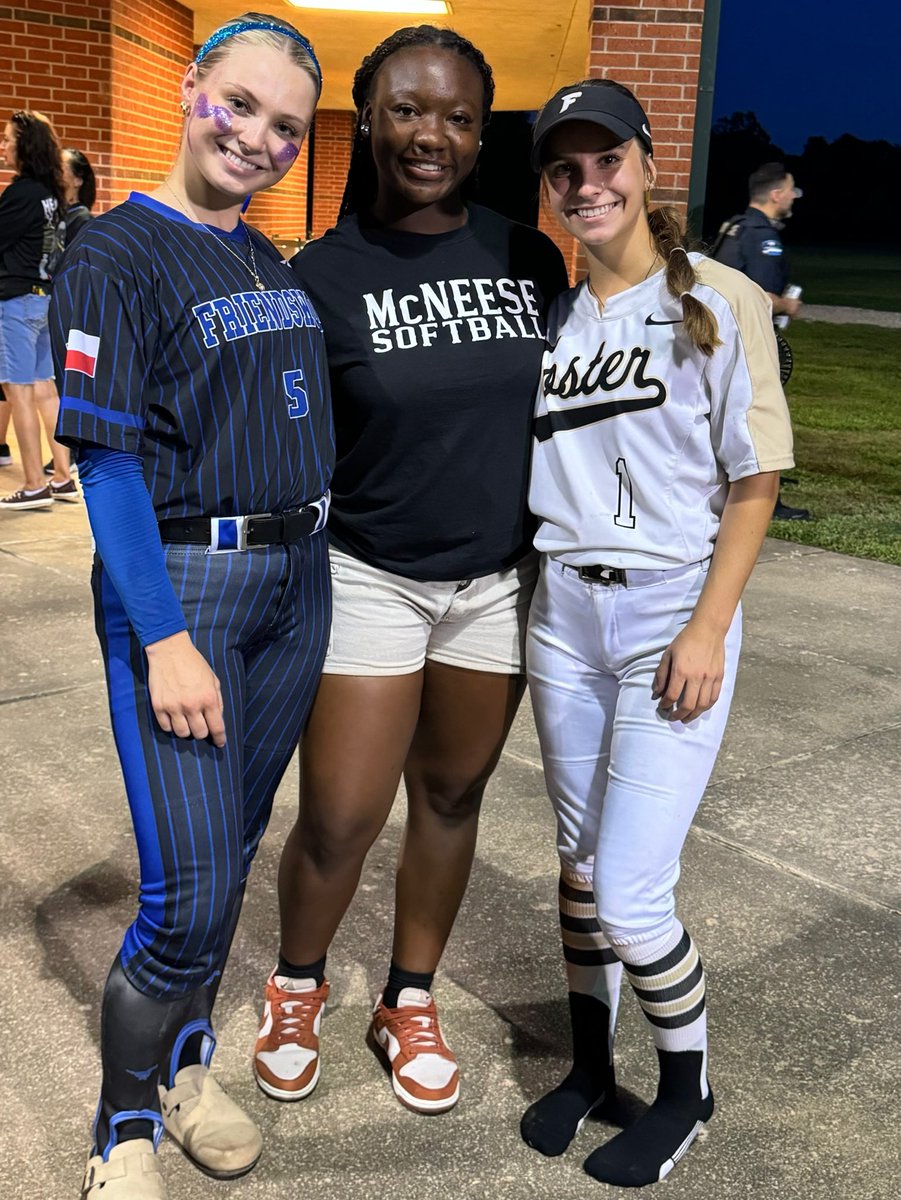3 of our very best all in the same place at the same time. 

Aubree, Bella, and Maddie!!!

Bombers HTX 18u Dees being represented well here. 

<a href="/_maddie_carter/">maddie carter</a> 
<a href="/BellaHalata/">Bellamarie Halata</a> 
<a href="/Aubree_Jones11/">Aubree Jones🥎🤍</a>