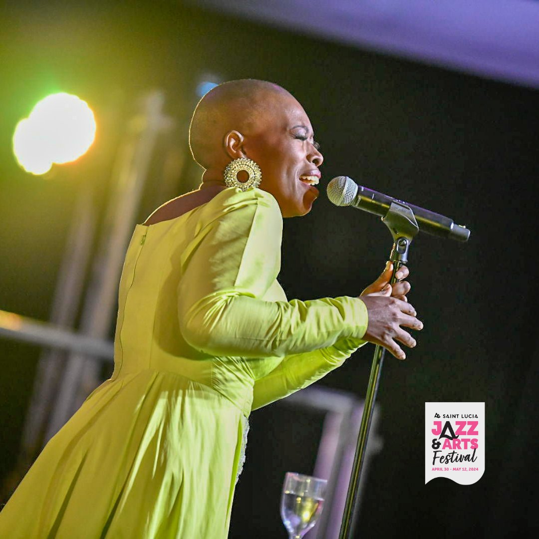 Vaughnette Bigford kicked off her shoes and captivated the crowd with a riveting 45-minute performance! She got down to business and delivered a thrilling show that left everyone buzzing!