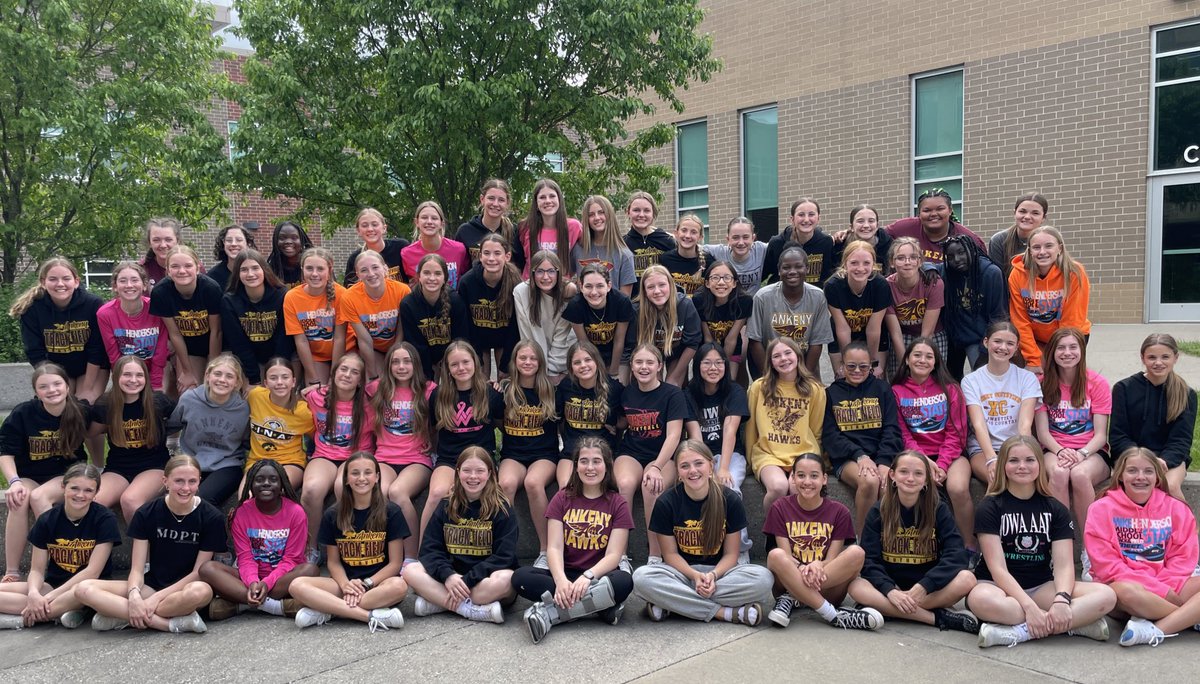 Wrapped up a fantastic season with this amazing group last night!! Lots of big accomplishments this year: 3 Invitational Team Titles 🏆 Drake Relays 4 x 100 relay Champions 🥇 3rd Place Finish at 8th Grade State Meet 👏🏼 And most importantly, a super fun group to be around! 😊