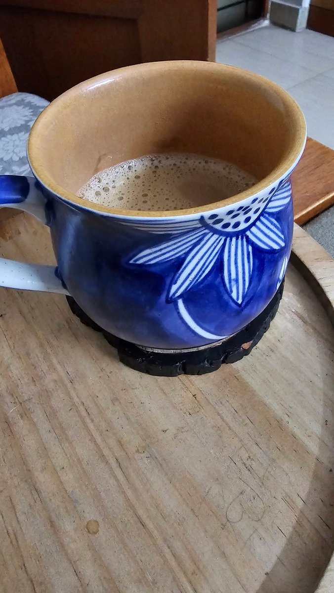 Royal arse finally woke up and restarted walks! A month of fragmented sleeps made it tough! Plumerais always find me! #teamcoffee I bought a new mug..kaapi aayatha?