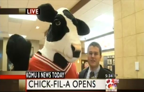 Hardest pic of your college career. Bet some of y’all skip. (That is 5:34 a.m. when the temperature was a single degree in Jefferson City, Missouri. There were people camped out for chicken. I met a cow. We were on live television together. It is a core memory of my career.) 😂