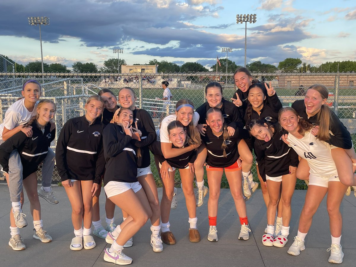 tweb0613's tweet photo. Last game of the season for these ladies. Ended with a W to go 10-2-1! It was a pleasure to coach this group this season. A lot of growth and a lot of fun!
@ONWRavenSoccer #fei https://t.co/5MkNkKvNka