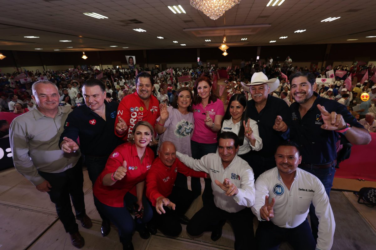 XochitlGalvez's tweet photo. Vamos a ganar porque las familias mexicanas ya están cansadas de salir a la calle con miedo.

Voy a ser una Presidenta valiente que no le va a temblar la mano para enfrentar a los delincuentes y regresar la paz y la tranquilidad que tú mereces.

¡Gracias Matamoros, Tamaulipas!

#XóchitlPresidenta