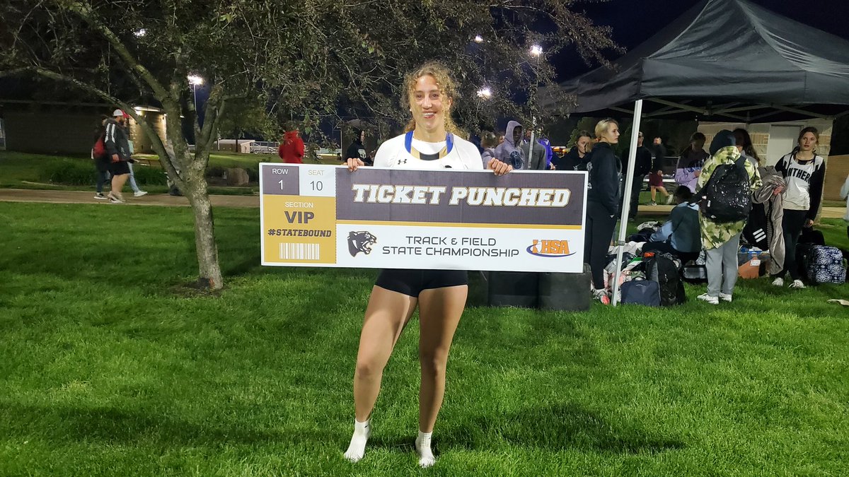 Agnes Genenbacher (So.) punches her ticket to the @IHSAState Track Meet by winning the 300m Hurdles! 🥇 #FastCat