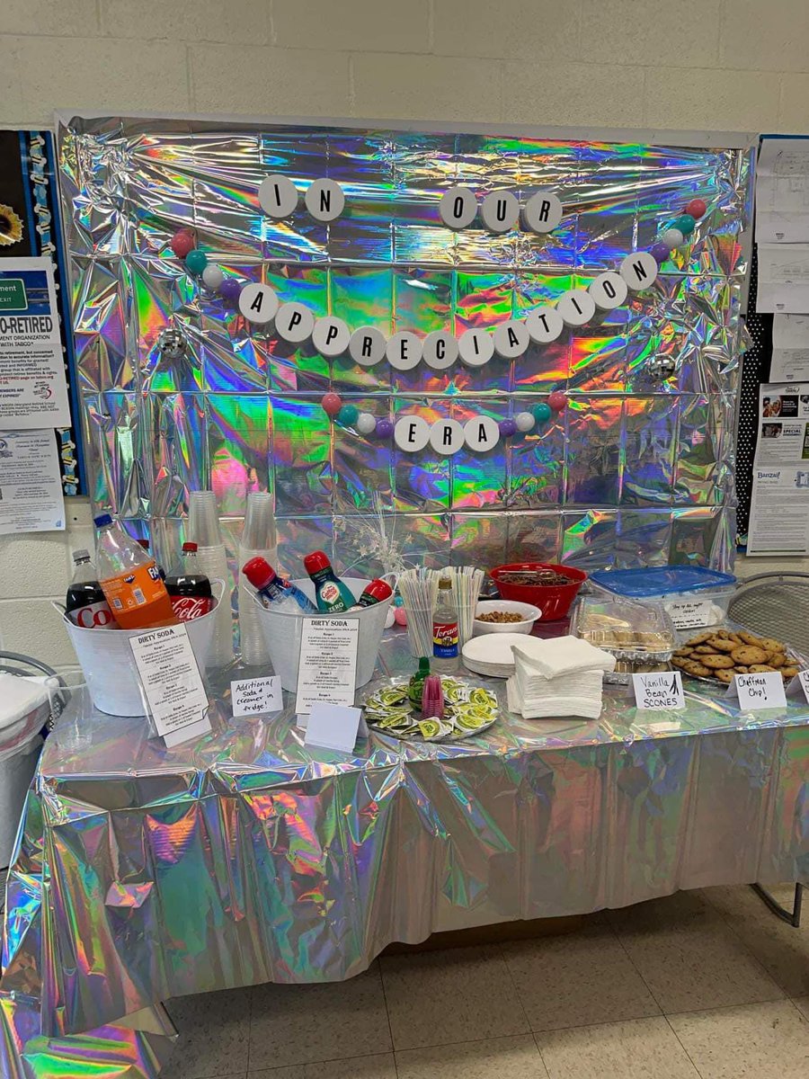 ✨TY to our #partner @HalethorpeElem’s 🐝 PTA! Appreciation Era, day 4 of 5! Today’s celebration was a “dirty” soda pop bar, treats & more prizes‼️ Stay tuned to see what tomorrow brings… ✨#CommunitySchools #BuildingRelationships #TeacherAppreciationWeek2024 #WeBEElongTogether