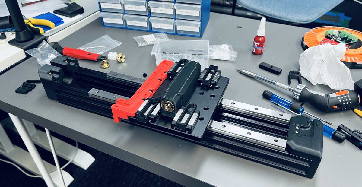 Unexpected Maker tweet media