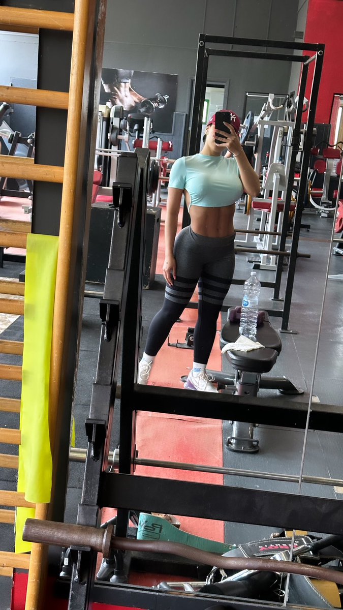 IzzyMichelleDer's tweet image. 💪🏼🔥💦