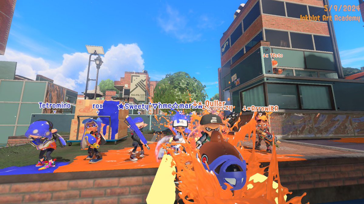 inkblotdropouts's tweet image. couldnt find a scrim so i yanked our scrim partners and friends together into a pickup :3 ty guys for beating the shit out of us!! (@FancyTheQueen not featured but she did a lot of shit beating)