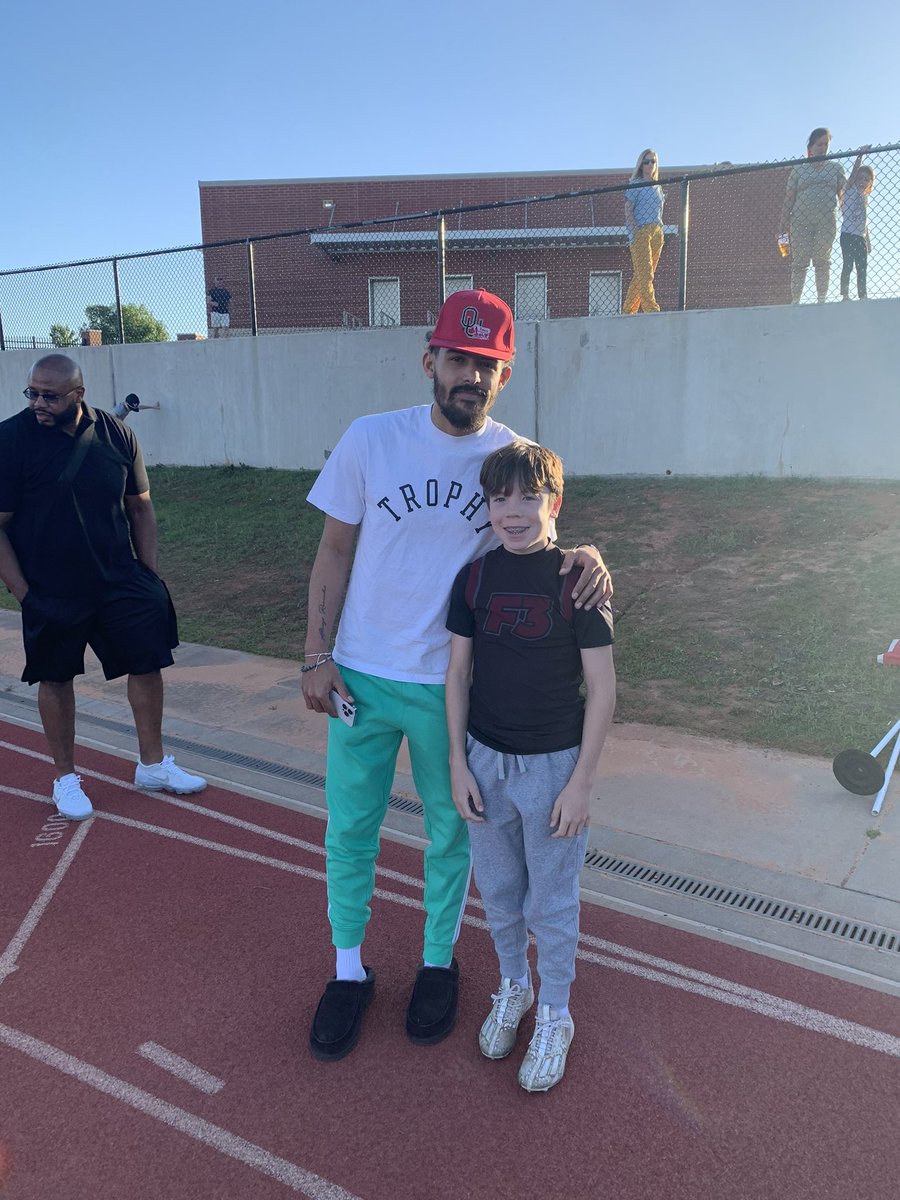 Rob Garrett tweet media