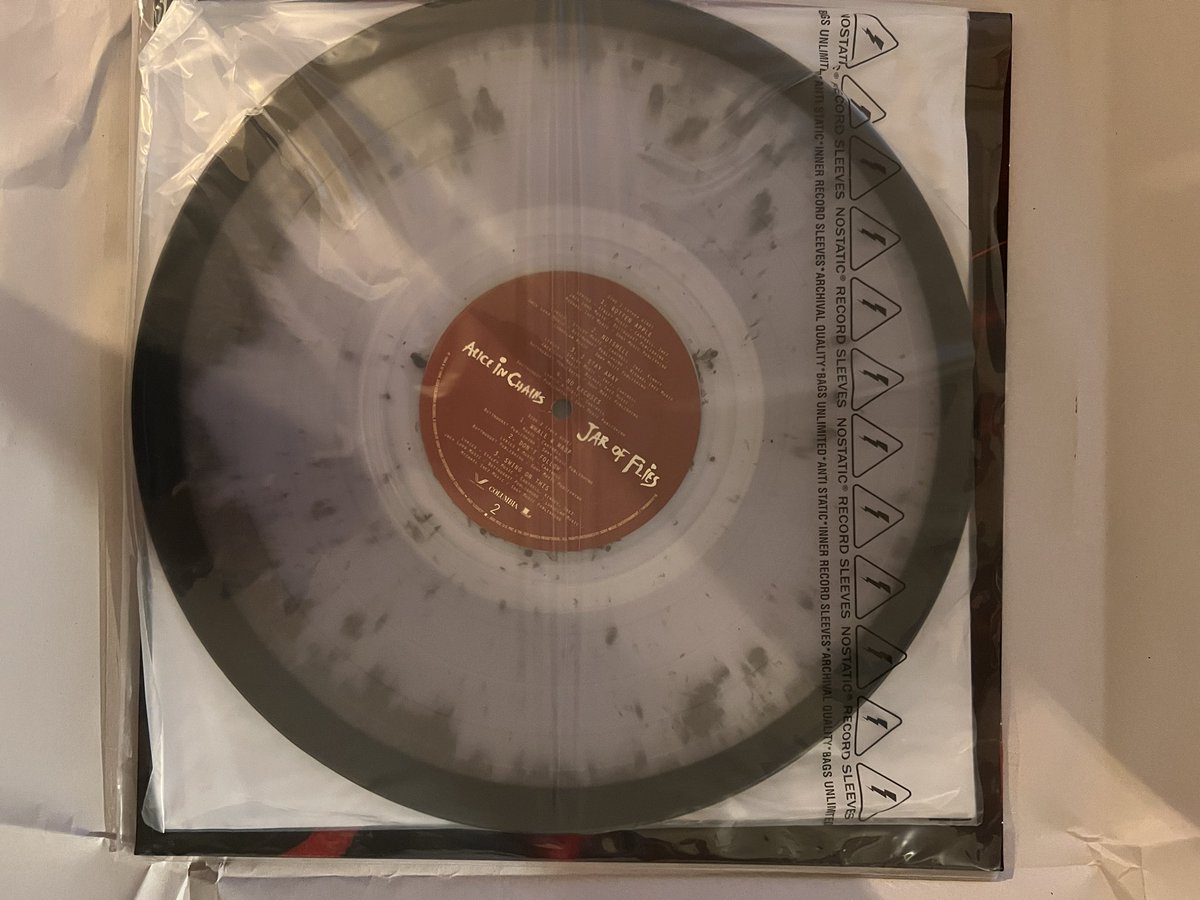Mattyfi_'s tweet image. Big thanks to @VinchTheGrinch and @GFNF__ for the ping on the /150 Clear Jar of Flies Vinyl. 

Ended up with two vinyls total. Have an offer of $2100 so far on the one I have listed. 

Thanks guys 🤝