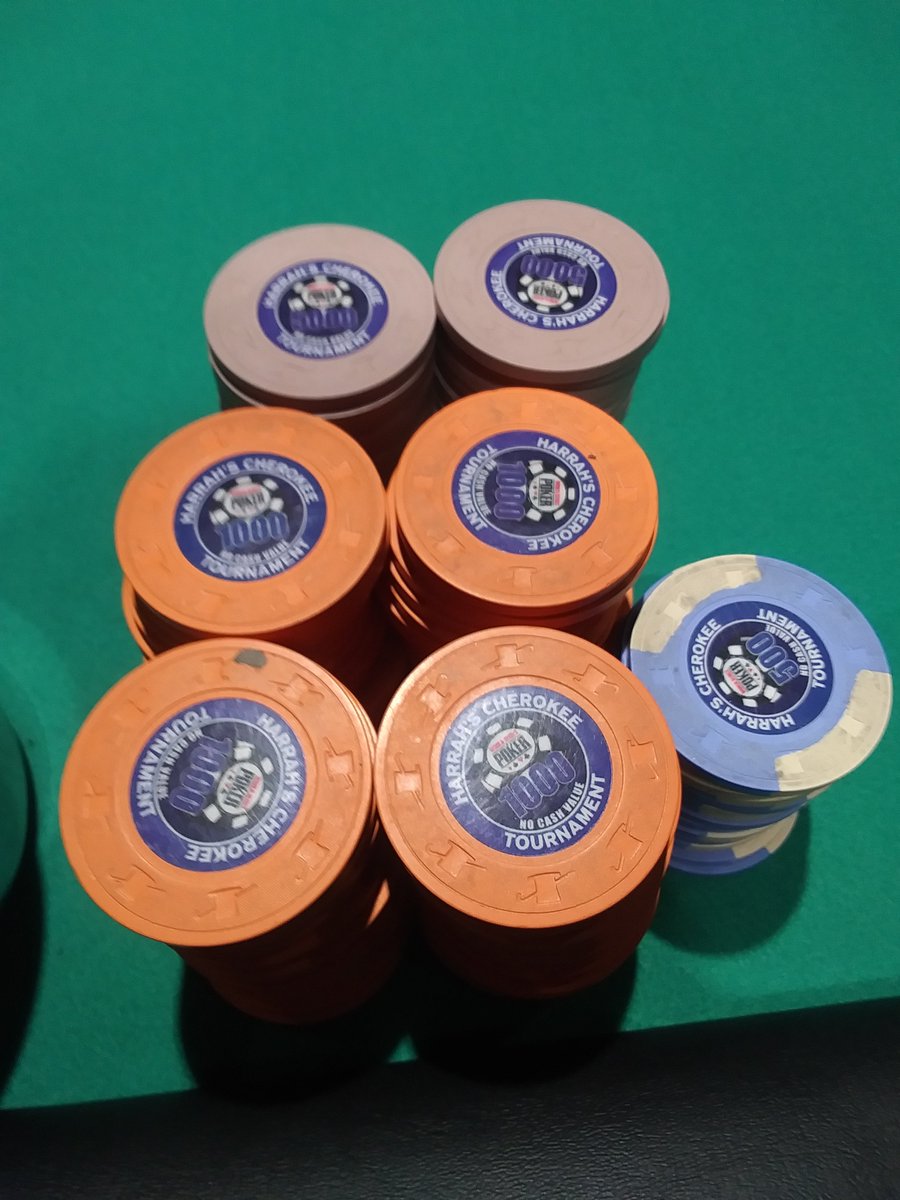 I overbet 4bet jammed my AA into a player that I didnt think had a 3bet fold ep and I was right! They snap aqs and i hold!!! 290k im fucking tourney chip leader!! This is what 290k looks like. Weeeeeeeeeee!!!! Lets ship this shit!$!
