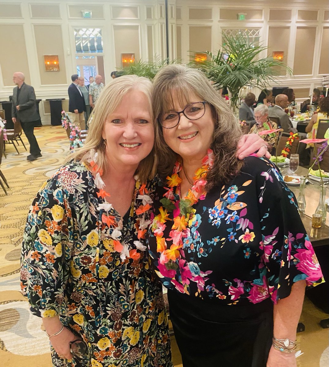Celebrating the retirement of ⁦@memkesler⁩! 26 years ago she was my first administrator ⁦@AliefISD⁩. She became my mentor my first year as principal. #meaningrelationships are what we do and what makes us #aliefproud