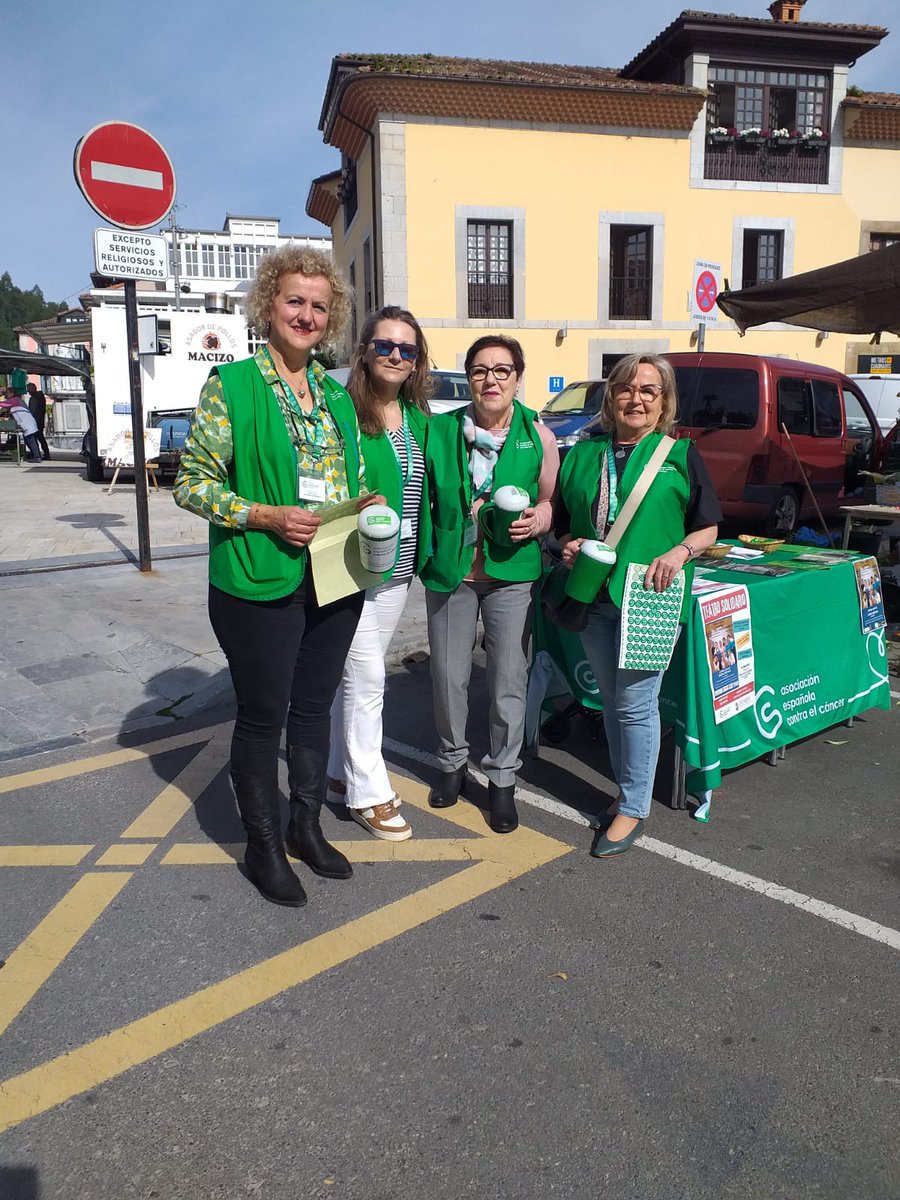 Ayer, 9 de mayo, Día de Cuestación en #Pravia. 💚 #contraelcáncerasturias #cuestaciónasturias #asturias