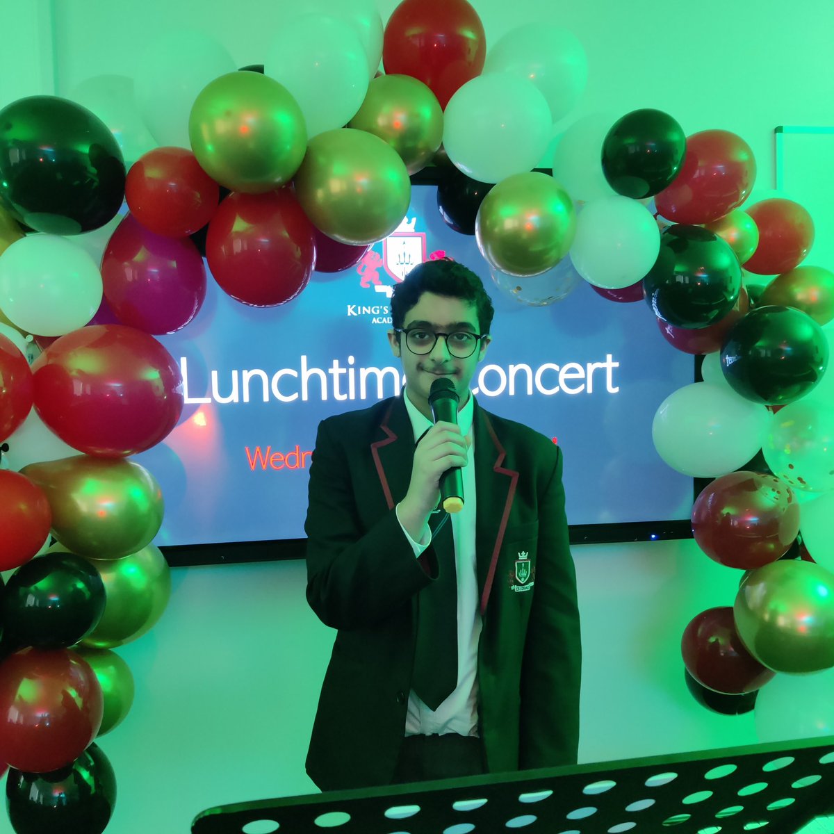Congratulations to all the musicians who performed today in the first ever King's Bolton Lunchtime concert.  Pupils from year 7 to year 10 performed to a supportive audience, inspiring some of them to sign up for the next concert already! 1/2