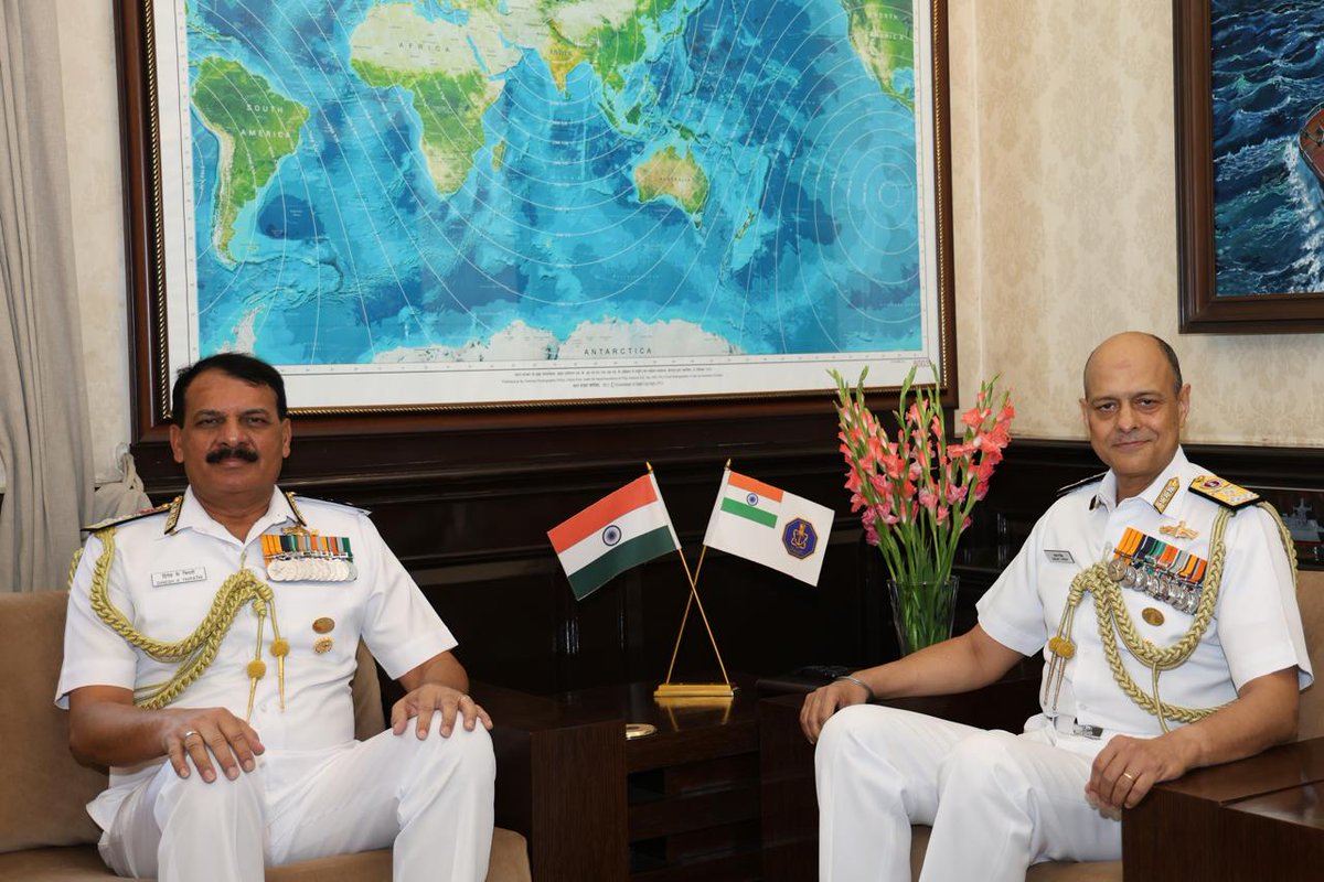 VAdm Sanjay J Singh #FOCinC West called on Adm Dinesh K Tripathi #CNS at #NewDelhi on #10May 24. He was accorded a ceremonial Guard of Honour at the South Block lawns. #CINC(W) briefed the #CNS on the overall operational status & progress of various admin & infrastructural…