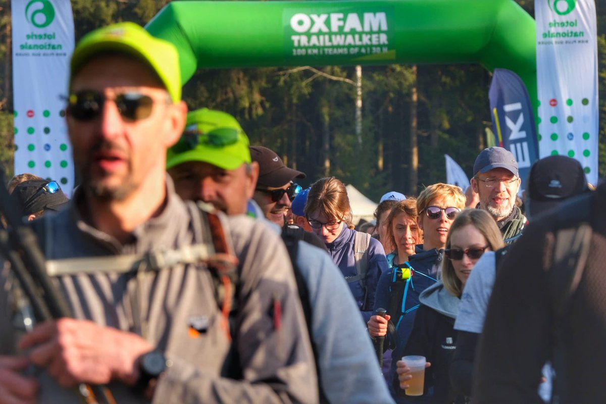 And off they go! 🥾800 people started marching 100km or 25km in 30 hours, with all proceedings going to Oxfam projects worldwide. Thank you all 🫶🏼 and good luck! The sun is out especially for you all! #OTW24