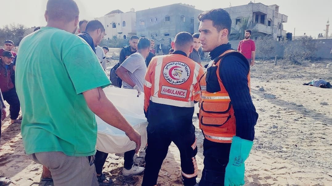 Civil defence crews in Gaza recovered the bodies of four killed Palestinians from the rubble of a home bombed by Israeli warplanes in the al-Junaina neighbourhood, east of Rafah.