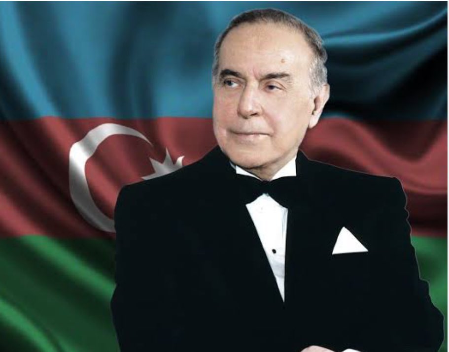 Türkiye ve Azerbaycan yakınlığını 'Tek millet iki devlet' anlayışıyla tanımlayan, ülkesinin 'Umummilli Lideri' büyük devlet adamı Haydar Aliyev'in 101. doğum yılında anısına saygıyla...