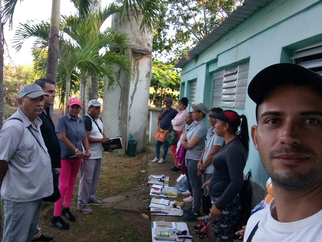 En la semana de acción contra el mosquito 🦟 se realizó el pase de revista en el Policlínico de Yaguaramas del municipio perlasureño de @DmsAbreus con la participación d @JorgeEn05053753 Director de Unidad Municipal de Higiene #CienfuegosXMásVictorias #CubaEsSalud