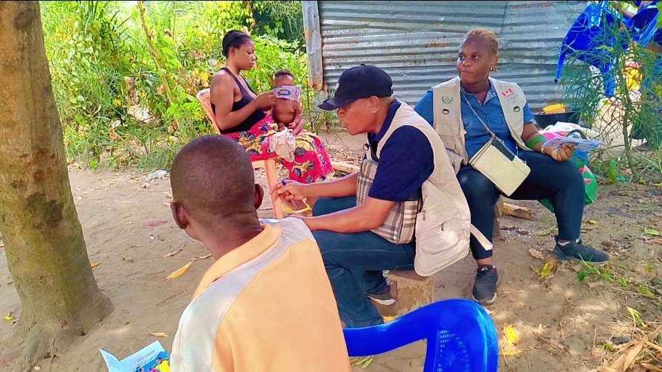 FspdRdc's tweet image. Le 09/05/2024 Dans le cadre du projet @VlfCongo financé par les Affaires mondiales Canada exécuté par @CarterCenter  et mise œuvre par l'ONG DH  @FspdRdc  a réalisé une activité de sensibilisation sur le VBG porte à porte dans la commune de la N'SELE à Kinshasa.