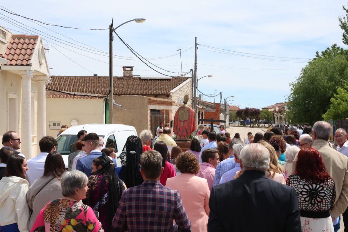 Nuestro portavoz @GuzmanGomezMdC ha acompañado a los alcaldes y vecinos de Pozal de Gallinas en la celebración de la Aparición de San Miguel y de Villaverde de Medina en San Gregorio. Gracias por la invitación. ¡Felices fiestas y a disfrutar!