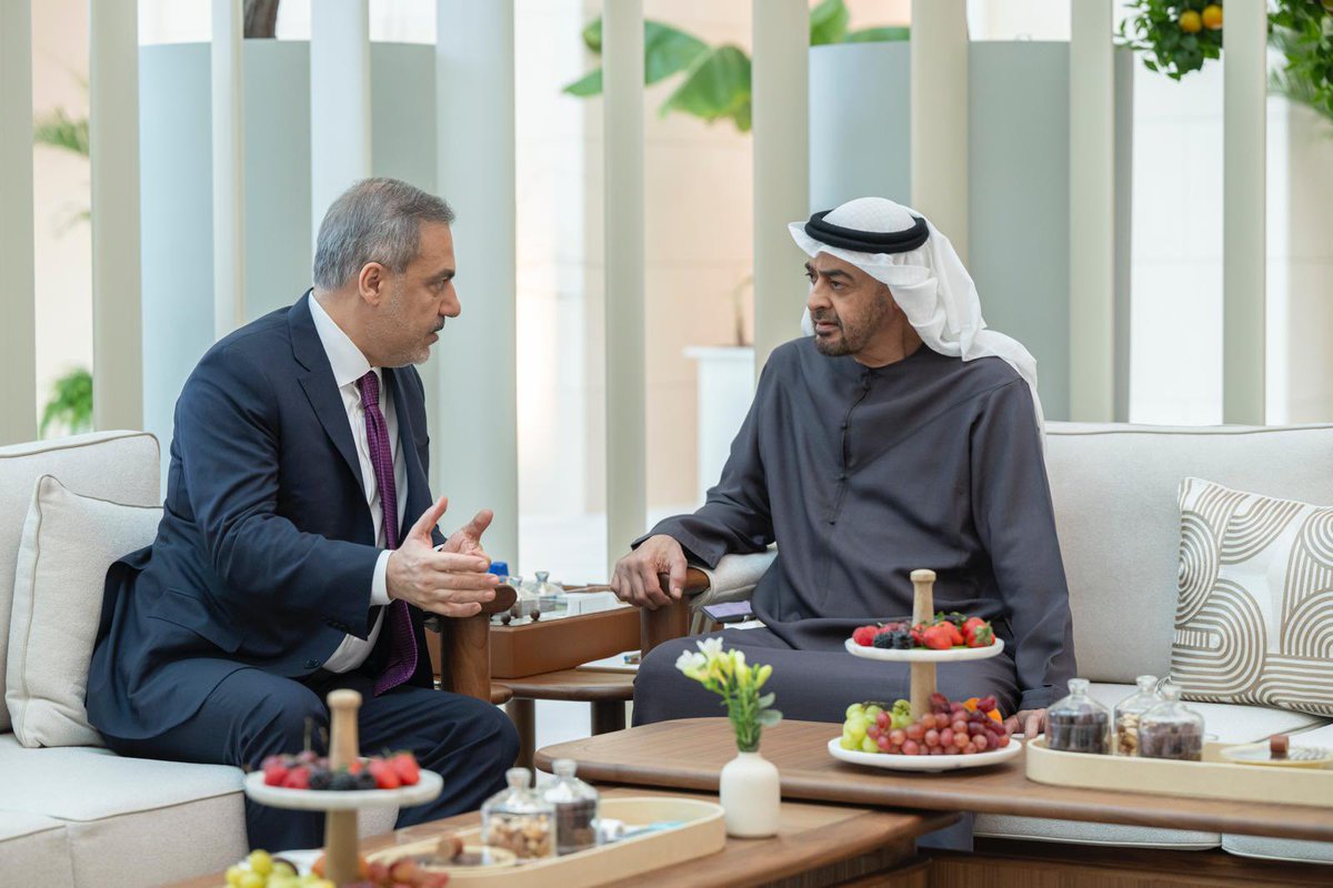 Minister of Foreign Affairs @HakanFidan was received by Sheikh Mohamed bin Zayed Al Nahyan, President of the United Arab Emirates, in Abu Dhabi. 🇹🇷🇦🇪