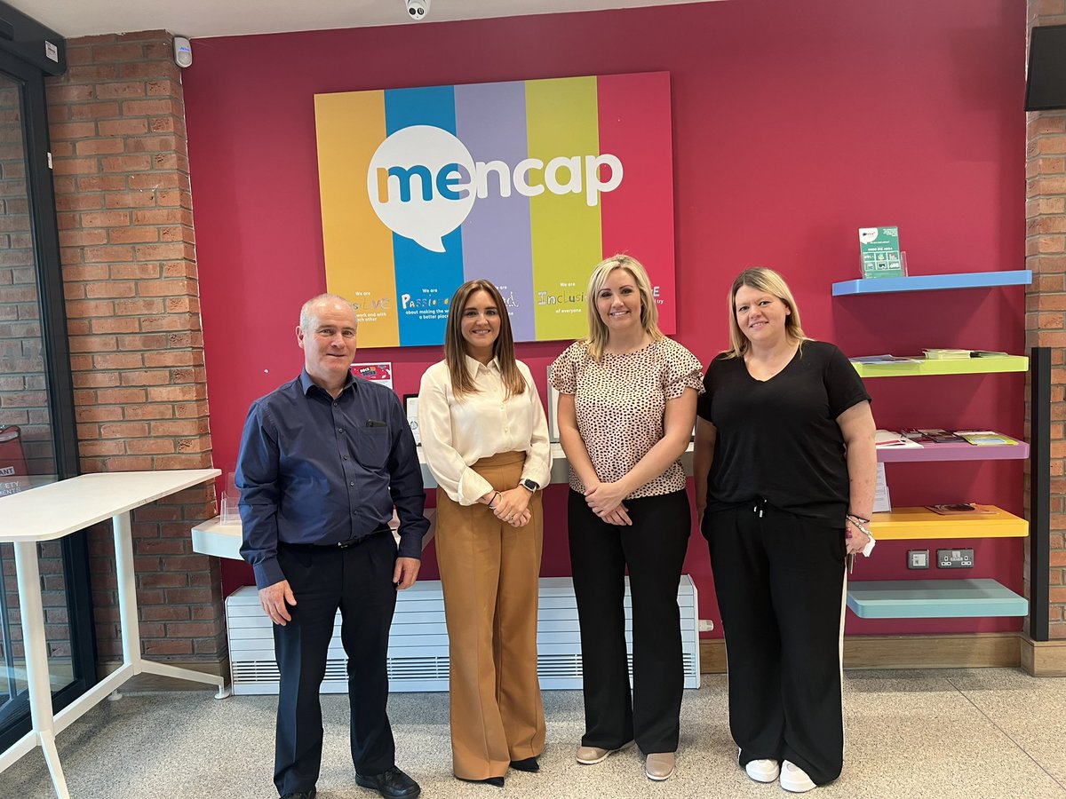 Thanks to @DianeForsytheNI for visiting us yesterday to chat about our Early Years services and the continued challenges faced by the sector. Great to chat about the new role as Chair of Voluntary and Community Sector All Party Group and plans for the sector.