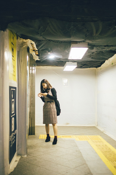 Métro / Tokyo / Japon / Octobre 2019 - Please support my instagram feed @laurent.dufour.paris - #2019 #35mm #Asie #Canon #Couleurs #EOS5DMarkIII #Femmes #Japon #Lavieencouleur #Métro #Modeportrait #ObjectifGrandAngle #Transportencommu
journalphotographique.eu/metro-tokyo-ja…