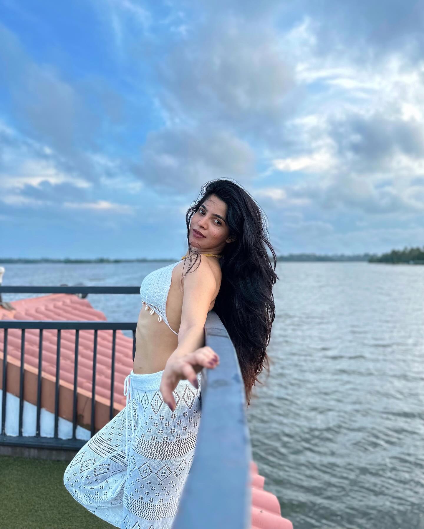 GNM3aNwbcAAyos0?format=jpg&name=large