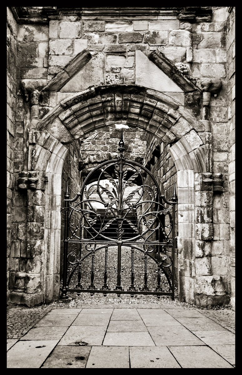Mar's Wark in #Stirling in #Scotland - #Thursgate #gate #blackandwhitephotography #photography #blackandwhite