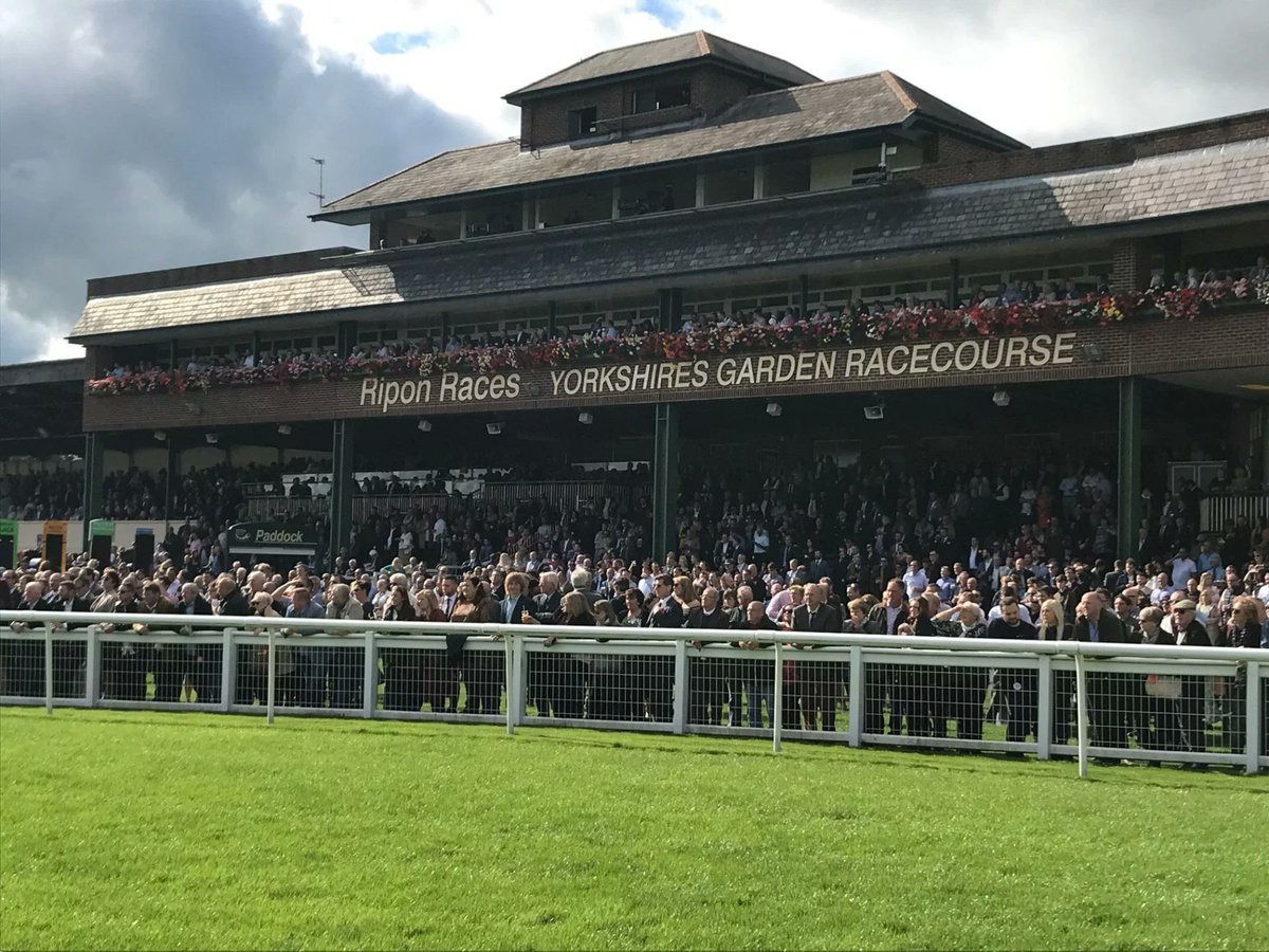 *** WIN A PAIR OF BADGES TO @RiponRaces *** 🐎Horse Racing Tipping Competition🐎 🐎 FRIDAY 10 MAY 🐎 #PigeonSwoop4 @RiponRaces 605 640 715 750 📺 @SkySportsRacing 📺 #OpenToAll ✅