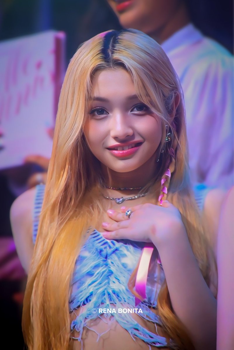 renabonita13's tweet photo. Oh shux! 💞

#GEHLEE #젤리당카
#GEHLEEDANGCA 
#UNIS #유니스 
#UNIS_Philippine_Tour 
#UNISinCebu https://t.co/LQvd2n3ET4